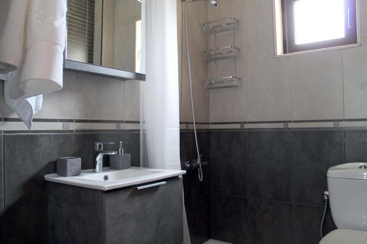 4 Bedroom Villa With Pool And Garden Неа-Фокеа Экстерьер фото