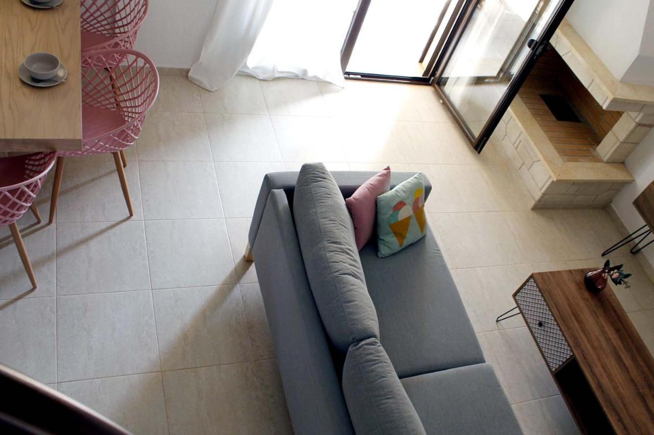 4 Bedroom Villa With Pool And Garden Неа-Фокеа Экстерьер фото