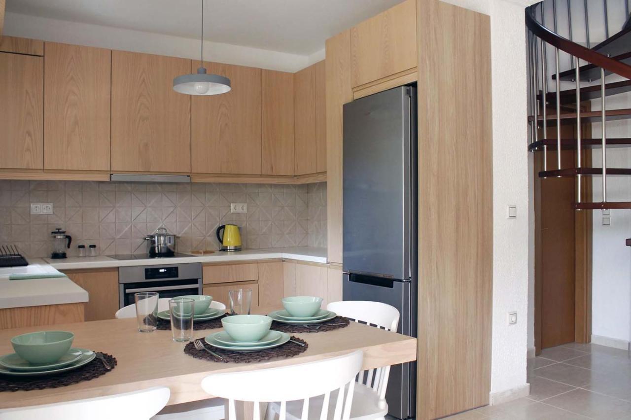 4 Bedroom Villa With Pool And Garden Неа-Фокеа Экстерьер фото